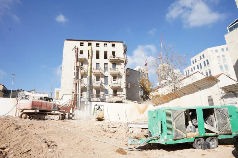 Mazia construction