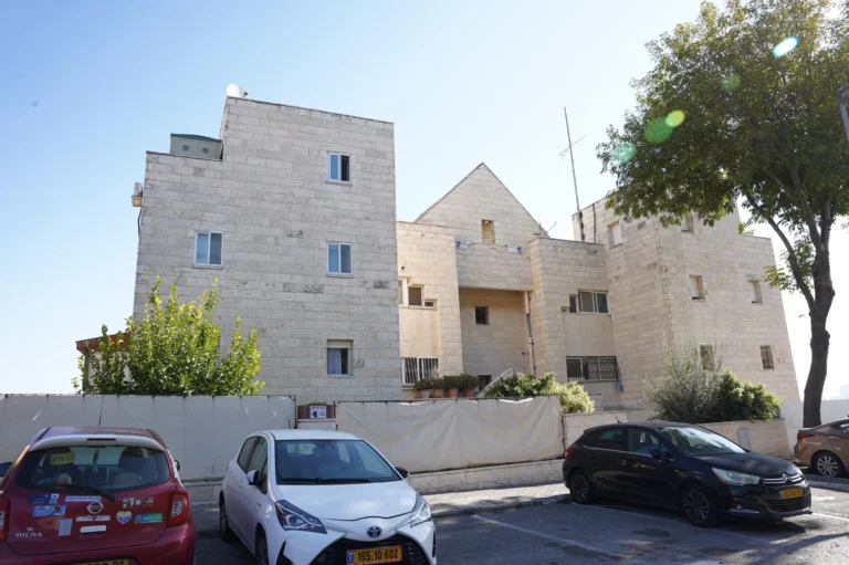 פסגת זאב מזרח